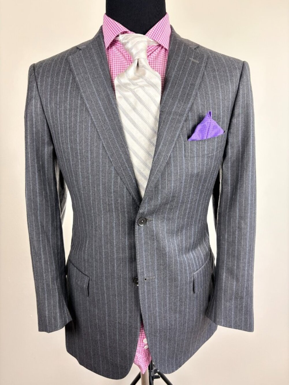 ISAIA Super 130's Gray Pinstriped Suit 42 R e52